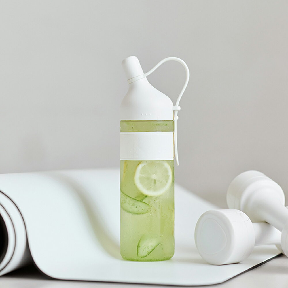 シンプル 直飲み ウオーターボトル スポーツ用 ボトル 割れにくい 持ち運び 軽い トラベル水筒 800ml 大容量 おしゃれ マイボトル ジュース アイスコーヒー ジム 野球 サッカー 通勤 通学用 かわいい プレゼント kiyokyou