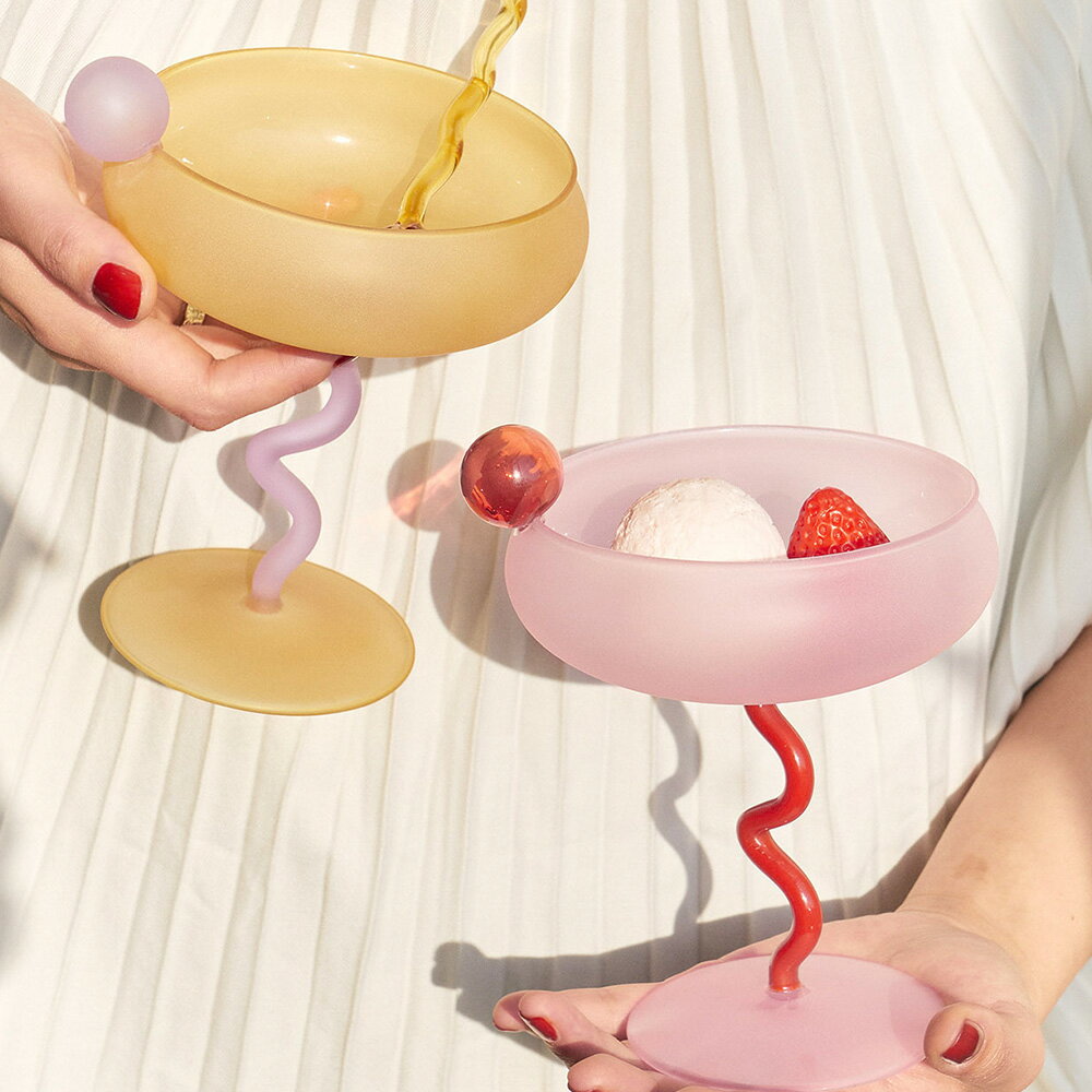 SNS風 美しい脚付グラス かわいい 日本酒 ゴブレット オリジナル ワイングラス 足付き デザートカップ プリン パフェ カフェグラス 玉足 すりガラス お酒 グラス 脚付き ワシャンパン 赤 白ワイン コップ おしゃれ プレゼント 誕生日 クリスマス 贈り物 Kiyokyouのサムネイル