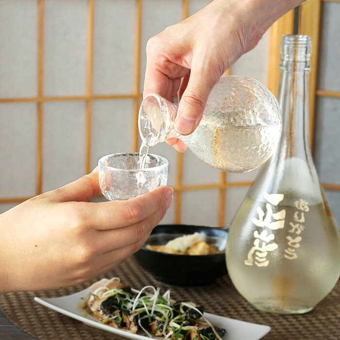 日本酒 ギフト プレゼント お酒 名入れ 退職祝い 男性 【 ゴールド 賀茂鶴 720ml 】 金箔入り ボトル彫刻 還暦祝い 父 誕生日 60代 名前入り 米寿 お祝い 名入り お父さん 父親 義父 祖父 おじいちゃん 70代 80代 60歳 還暦 喜寿 傘寿 祝い 長寿 孫 FLEGRE 敬老の日 kizamu-10007324 FLEGRE-1号店- サンプル画像3
