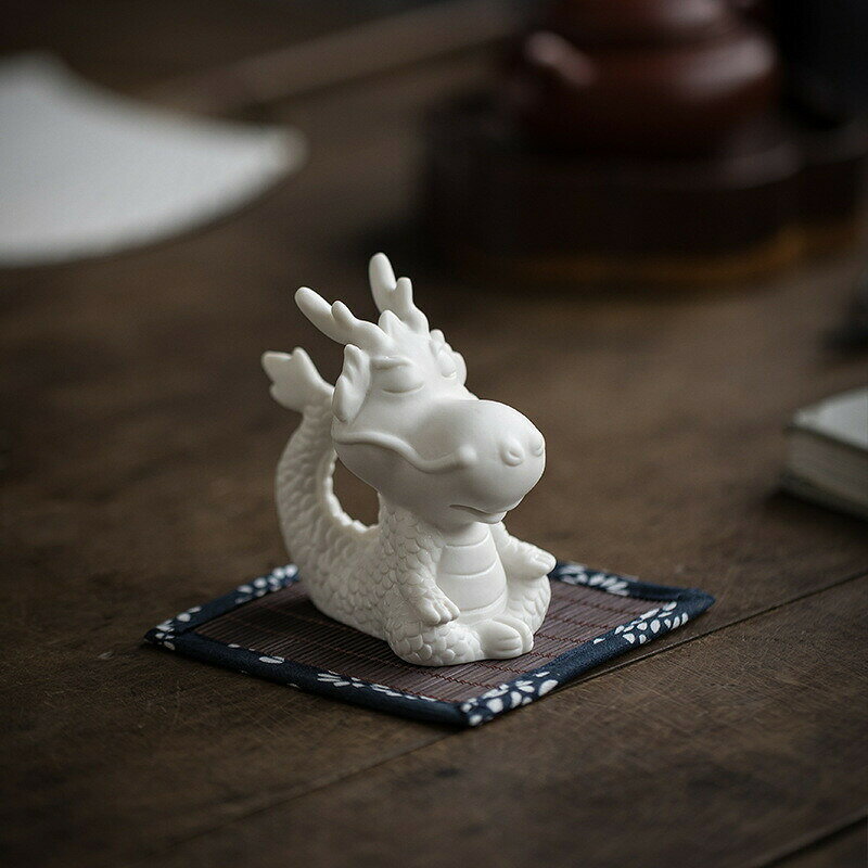 ＼SALE 1点5%OFF 2点10%OFF/置きもの 玄関 ドラゴン 竜 龍 可愛い 龍の置物 陶 オシャレ プレゼント クリスマス 陶器 陶芸 高級 プレゼント交換 新年 ギフト 面白いプレゼント 箱付き