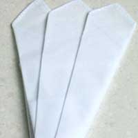 ポケットチーフ:R228(無地・ホワイト)【メール便発送可10個まで】フォーマル 慶事 白 結婚式 パーティー 式典 白 メンズ 紳士 男性用 礼装 礼服用 タ...