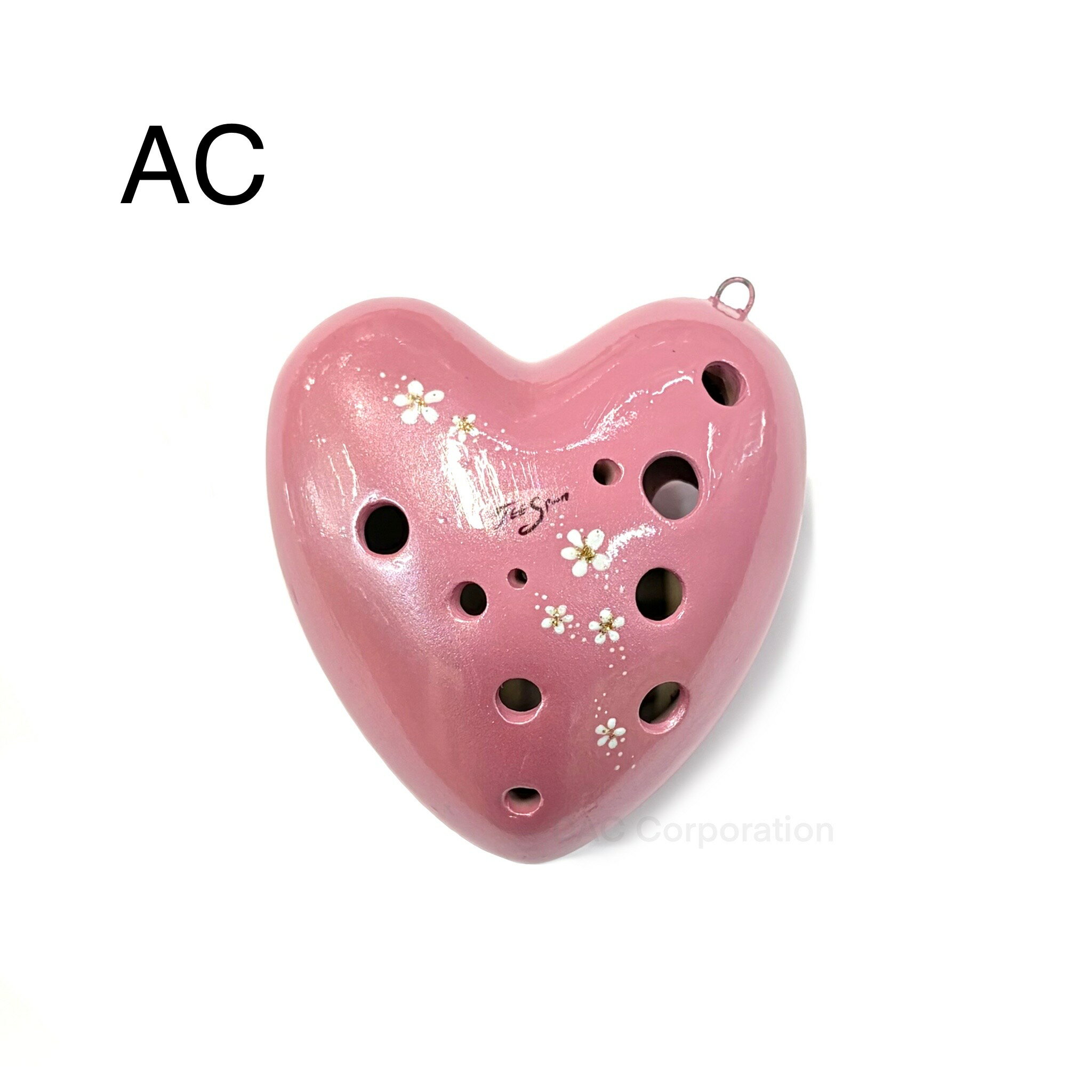 風花(ふうか)オカリナ TEE Spoonモデルシリーズは、オカリナ奏者:Takashi氏と、オカリナ職人:つがみまどか氏が作り上げた完全ハンドメイドのオカリナ。 【トイオカリナ】 種類：AC（アルトC管） 【付属品】 オリジナルソフトケース付き 初めての1本には、アルトC管がおすすめです♪