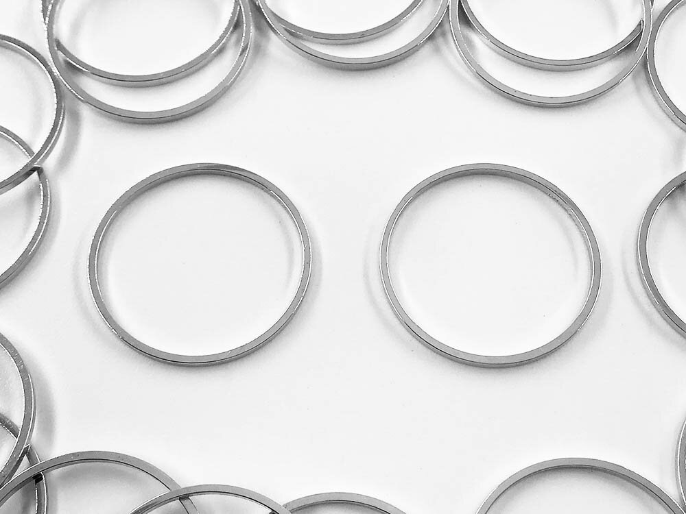 ＼本日ポイント10倍／【まとめ買いがお得】 フレームパーツ　シルバー　丸　50個　20mm　枠　チャーム..