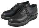 WHITE'S BOOTS ["NORTHWEST OXFORD" BLACK size.9E] ホワイツブーツ ワークブーツ ノースウエスト オックスフォード ブラック WHITE'S BOOTS-NORTHWEST OXFORD-定番ノースウェストのオックスフォードタイプです。他のモデルに比べ、土踏まずの盛り上がりである『アーチイーズ』は控えめで、ほぼフラットな履き心地になります。ダブルステッチを選択し、ボリュームあるルックスが足元にインパクトを与えてくれます。軽量なVibram#2021を使用し、クッション性にも優れた一足です。WIDS : ELAST : NORTHWEST LASTLACE TO PATTERN : STANDARDBOX TOE : SINGLETOP CAPS : NONETONE : 1 TONEVAMP : BLACK OILED TANQUARTER : BLACK OILED TANGUSSET : BLACK OILED TANCOUNTER : BLACK OILED TANSOLE : #2021 BLACKLEATHER MID SOLE : SINGLESOLE&HEEL EDGE : BLACKHARD WEAR : EYELET ONLY / BRASSLEATHER LINING : NONESOLE STITTCH : DOUBLEPULL LOOP : NONE【WHITE'S BOOTS】アメリカ西海岸の最北部に位置するワシントン州の街スポケーンに、世界屈指の品質を誇るブーツカンパニー「WHITE’S BOOTS」はあります。その歴史は古く、18世紀半ばの南北戦争の以前まで遡ります。東海岸における重工業の拠点として発展したヴァージニア州で労働者を足元から守るべく、ひとりひとりにジャストフィットする堅牢なワークブーツをオーダーメイドしたのが同社のルーツです。以来150年もの間、厳選した素材を用い手練の職人が丹精込めて仕立てるThe True Handmadeを頑なに守り続ける名門になります。WHITE’S BOOTSはアーチを支える土踏まず部分を極端に盛り上げ、履いた時に足がリラックスできる状態をキープするようになっています。それが「ARCH-EASE(アーチイーズ)」です。これこそがWHITE’S BOOTSが誇る独自の構造で、重い荷物などを運ぶワーカーの足の負担を軽減する為のコンフォート機能として発明され、今もなお WHITE’S BOOTSの「履き心地の良さ」の特徴となっています。【注意事項】・掲載している画像については、ご覧になられるパソコンやスマートフォンの環境によっても多少色合いが異なる事がございます。・レザーの色の濃淡や質感は1点1点異なります。---------------------------------------------------------------------------------------＊注意＊当店は実店舗と商品の在庫を共有しておりますので在庫情報につきまして誤差が生じる場合がございます。ご注文頂いた商品がご用意できない場合がございますが、予めご了承ください。 2