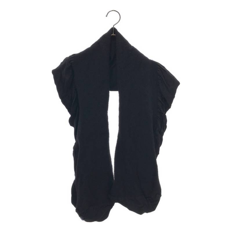 COMME des GARCONS HOMME / コムデギャルソンオム | 染色加工 ウール ギャザー ストール マフラー | ブラック商品詳細情報ブランドCOMME des GARCONS HOMME / コムデギャルソンオム商品名染色加工 ウール ギャザー ストール マフラー品番HT-K403カラーブラック平置き実寸(cm)全長: 146幅: 25採寸値の計測方法について状態状態評価について注意事項免責事項などをご案内しています。詳しくは こちら をご覧ください。KLD USED CLOTHING 楽天市場店で扱う商品について当店の取扱商品は全て中古品、新品であっても一度人の手に渡ったものとなります。 お客様に安心してご利用いただけるよう、下記のような対応を実施したうえでお届けしています。専用機械で毛玉の除去を実施しています。出品前、お届け前に細かなホコリを除去しています。必要に応じてメンテナンス・クリーニングを実施しています。※ 商品の風合いを大切にするため、上記対応を実施しない場合がございます。 ※ あくまでも中古品となります。着用に際する使用感がある場合がございます。詳細は商品説明欄をご参照いただき、ご不明点はお気軽にご質問ください。発送等について商品は当店提携倉庫にて365日24時間、温度湿度を管理し、保管しています。 提携倉庫にて検品・包装の上お客様の元へお届けします。 発送は入金確認後、土、日、祝を除く3営業日以内におこないます。日にち指定はご入金日から5日目以降7日以内に限りお受けいたします。 できるだけ早くお届けできるよう、最善を尽くしますが発送にお時間をいただく場合がございます。商品は提携倉庫にて保管しているため、質問の回答にお時間をいただく場合がございます。 領収書の発行は承っておりません。楽天市場の購入履歴から領収書発行機能をご利用ください。出品物、付属品は特筆のない限り画像掲載のものが全てです（ハンガー等の撮影小物は除く）。 パンツの裾上げ、袖や着丈の詰めの有無については、判断が難しい場合がございます。実寸地をご参照いただき、ご不明点はお気軽にご質問ください。 色の記載には主観が介入します。 また、何色と明確にお答えするのが難しい事もございますので、写真よりご判断ください。買取サービスのご案内買取店に洋服を持ち込み、長く待ったにも関わらず査定金額が安い、価値を評価してくれていない... そのように残念な思いをされたことはありませんか？当店では一点一点、コメントを付して査定をさせて頂いています。 お値段の付いたもの、残念ながらご希望に添えなかったものもあるかもしれませんが、すべて理由を添えて査定結果を提示しています。また、当店はネット販売に特化、少人数で運営しているため、他社様より利益率を低く設定することで、高価買取を実現しています。 お買取りは全国どこからでも、宅配にて承っています。もちろん、ご満足いただけない場合には送料無料にて返送いたします。 詳細は お買取りのご案内をご覧ください。 ぜひ一度当店のお買取をお試しください。