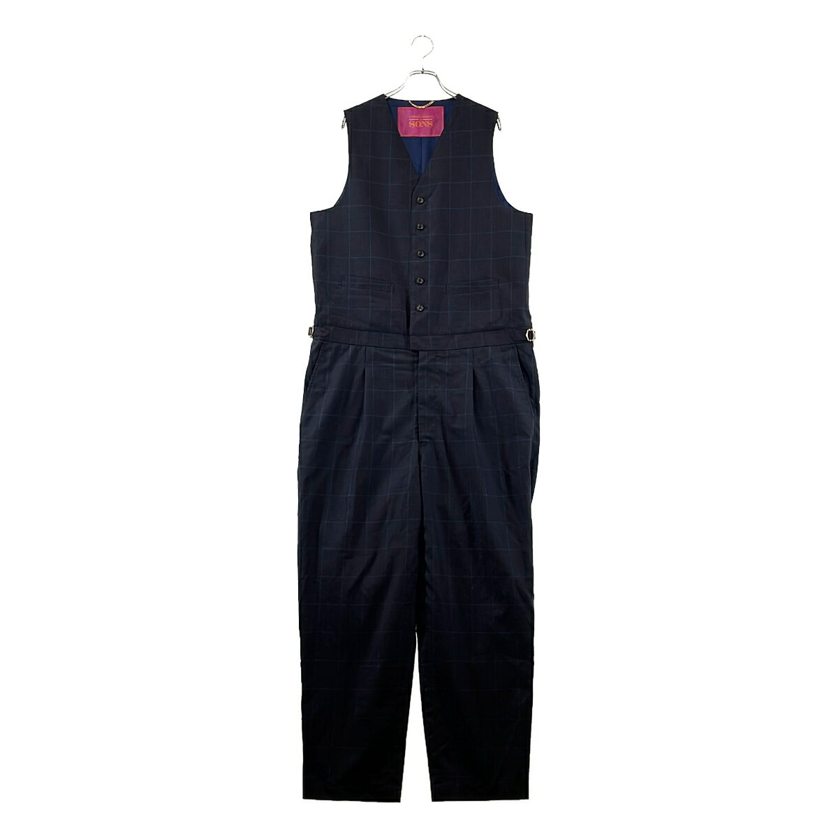 UNITED ARROWS & SONS / ユナイテッドアローズアンドサンズ | MILES/J JUMPSUIT / ウール チェック ノースリーブジャンプスーツ | XL | ネイビー | メンズ商品詳細情報ブランドUNITED ARROWS & SONS / ユナイテッドアローズアンドサンズ商品名MILES/J JUMPSUIT / ウール チェック ノースリーブジャンプスーツ品番5523-299-0008カラーネイビー表記サイズXL平置き実寸(cm)ウエスト: 52股上: 36股下: 66.5渡り幅: 34裾幅: 21.5肩幅: 36身幅: 55採寸値の計測方法について参考定価&yen; 63,800状態状態評価について穴：バック左肩注意事項免責事項などをご案内しています。詳しくは こちら をご覧ください。KLD USED CLOTHING 楽天市場店で扱う商品について当店の取扱商品は全て中古品、新品であっても一度人の手に渡ったものとなります。 お客様に安心してご利用いただけるよう、下記のような対応を実施したうえでお届けしています。専用機械で毛玉の除去を実施しています。出品前、お届け前に細かなホコリを除去しています。必要に応じてメンテナンス・クリーニングを実施しています。※ 商品の風合いを大切にするため、上記対応を実施しない場合がございます。 ※ あくまでも中古品となります。着用に際する使用感がある場合がございます。詳細は商品説明欄をご参照いただき、ご不明点はお気軽にご質問ください。発送等について商品は当店提携倉庫にて365日24時間、温度湿度を管理し、保管しています。 提携倉庫にて検品・包装の上お客様の元へお届けします。 発送は入金確認後、土、日、祝を除く3営業日以内におこないます。日にち指定はご入金日から5日目以降7日以内に限りお受けいたします。 できるだけ早くお届けできるよう、最善を尽くしますが発送にお時間をいただく場合がございます。商品は提携倉庫にて保管しているため、質問の回答にお時間をいただく場合がございます。 領収書の発行は承っておりません。楽天市場の購入履歴から領収書発行機能をご利用ください。出品物、付属品は特筆のない限り画像掲載のものが全てです（ハンガー等の撮影小物は除く）。 パンツの裾上げ、袖や着丈の詰めの有無については、判断が難しい場合がございます。実寸地をご参照いただき、ご不明点はお気軽にご質問ください。 色の記載には主観が介入します。 また、何色と明確にお答えするのが難しい事もございますので、写真よりご判断ください。買取サービスのご案内買取店に洋服を持ち込み、長く待ったにも関わらず査定金額が安い、価値を評価してくれていない... そのように残念な思いをされたことはありませんか？当店では一点一点、コメントを付して査定をさせて頂いています。 お値段の付いたもの、残念ながらご希望に添えなかったものもあるかもしれませんが、すべて理由を添えて査定結果を提示しています。また、当店はネット販売に特化、少人数で運営しているため、他社様より利益率を低く設定することで、高価買取を実現しています。 お買取りは全国どこからでも、宅配にて承っています。もちろん、ご満足いただけない場合には送料無料にて返送いたします。 詳細は お買取りのご案内をご覧ください。 ぜひ一度当店のお買取をお試しください。