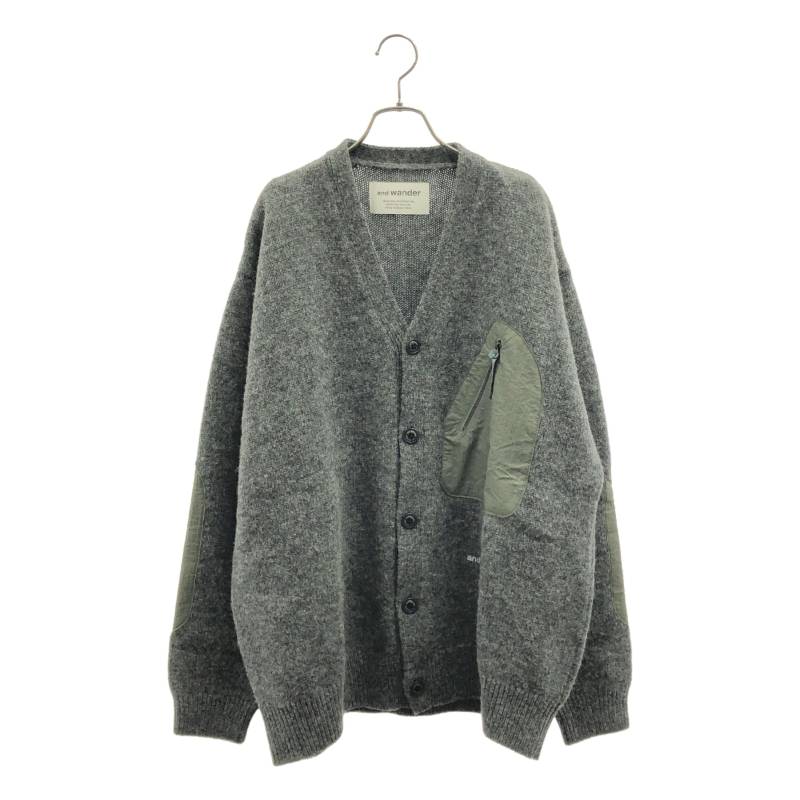 【美品】 and wander / アンドワンダー | Shetland wool cardigan シェトランドウールカーディガン | L/XL | グレー | メンズ商品詳細情報ブランドand wander / アンドワンダー商品名Shetland wool cardigan シェトランドウールカーディガン品番574-3284065カラーグレー表記サイズL/XL平置き実寸(cm)肩幅:53身幅:66着丈:74袖丈:61採寸値の計測方法について状態状態評価について注意事項免責事項などをご案内しています。詳しくは こちら をご覧ください。KLD USED CLOTHING 楽天市場店で扱う商品について当店の取扱商品は全て中古品、新品であっても一度人の手に渡ったものとなります。 お客様に安心してご利用いただけるよう、下記のような対応を実施したうえでお届けしています。専用機械で毛玉の除去を実施しています。出品前、お届け前に細かなホコリを除去しています。必要に応じてメンテナンス・クリーニングを実施しています。※ 商品の風合いを大切にするため、上記対応を実施しない場合がございます。 ※ あくまでも中古品となります。着用に際する使用感がある場合がございます。詳細は商品説明欄をご参照いただき、ご不明点はお気軽にご質問ください。発送等について商品は当店提携倉庫にて365日24時間、温度湿度を管理し、保管しています。 提携倉庫にて検品・包装の上お客様の元へお届けします。 発送は入金確認後、土、日、祝を除く3営業日以内におこないます。日にち指定はご入金日から5日目以降7日以内に限りお受けいたします。 できるだけ早くお届けできるよう、最善を尽くしますが発送にお時間をいただく場合がございます。商品は提携倉庫にて保管しているため、質問の回答にお時間をいただく場合がございます。 領収書の発行は承っておりません。楽天市場の購入履歴から領収書発行機能をご利用ください。出品物、付属品は特筆のない限り画像掲載のものが全てです（ハンガー等の撮影小物は除く）。 パンツの裾上げ、袖や着丈の詰めの有無については、判断が難しい場合がございます。実寸地をご参照いただき、ご不明点はお気軽にご質問ください。 色の記載には主観が介入します。 また、何色と明確にお答えするのが難しい事もございますので、写真よりご判断ください。買取サービスのご案内買取店に洋服を持ち込み、長く待ったにも関わらず査定金額が安い、価値を評価してくれていない... そのように残念な思いをされたことはありませんか？当店では一点一点、コメントを付して査定をさせて頂いています。 お値段の付いたもの、残念ながらご希望に添えなかったものもあるかもしれませんが、すべて理由を添えて査定結果を提示しています。また、当店はネット販売に特化、少人数で運営しているため、他社様より利益率を低く設定することで、高価買取を実現しています。 お買取りは全国どこからでも、宅配にて承っています。もちろん、ご満足いただけない場合には送料無料にて返送いたします。 詳細は お買取りのご案内をご覧ください。 ぜひ一度当店のお買取をお試しください。