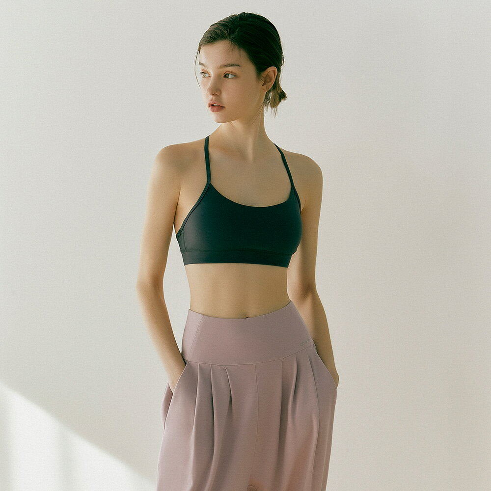 【andar】 アンダール ヨガウェア 背中見せ 美背中 美背 バストサポート カップ付き 揺れ防止 ハミ肉カバー ビーフリーYブラトップ