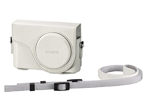 DSC-WX350・WX300用の携帯性、速写性に優れたジャケットケースレンズジャケット、ボディケース、持ち運びに便利なショルダーストラップの3点セットケースを装着したまま素早く撮影可能高級感のあるレザー調のスタイリッシュなデザインボディケースを装着したまま、USB充電が可能DSC-WX350・WX300にジャストフィットするジャケットケース レンズジャケット、ボディケース、持ち運びに便利なショルダーストラップの3点セット ケースを装着したまま素早く撮影可能 高級感のあるレザー調のスタイリッシュなデザイン ボディケースを装着したまま、USB充電が可能 カメラのボディカラーに合わせて選べる、3色のカラーバリエーション