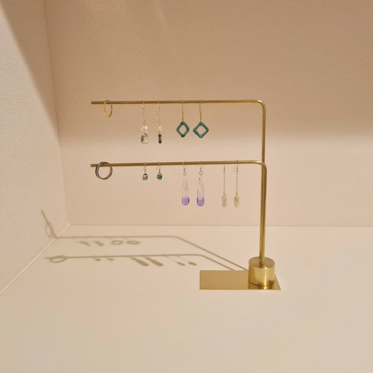 【 抗菌 】ピアス スタンド 真鍮 ケース 収納 ボックス トレイ アクセサリー ディスプレイ ゴールド おしゃれ かわいい 大容量 少量 プレゼント ギフト ...