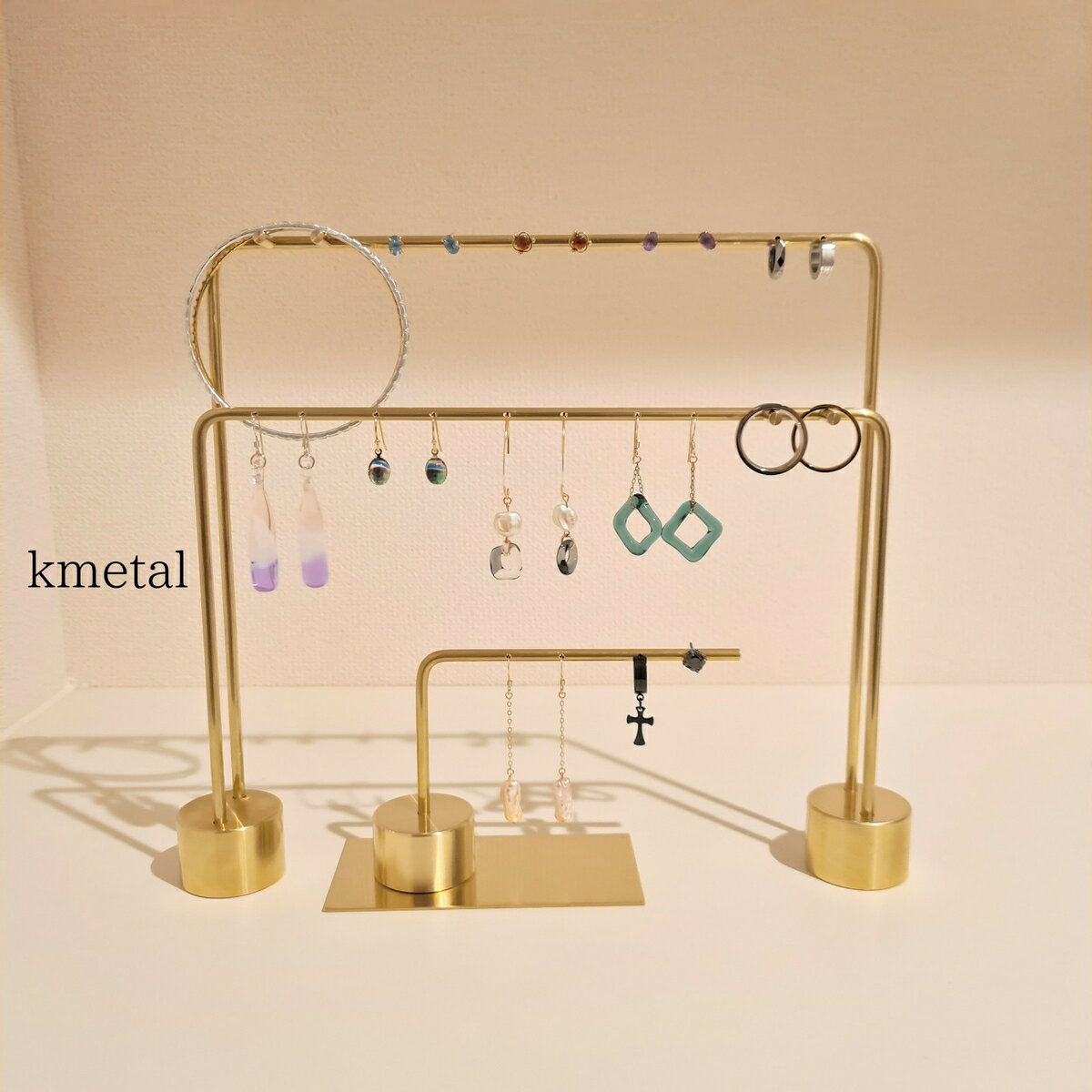 ピアススタンド アクセサリースタンド ディスプレイ シンプル 真鍮 回転 ケース 収納 ボックス トレイ ゴールド おしゃれ かわいい 少量 プレゼント ギフト...