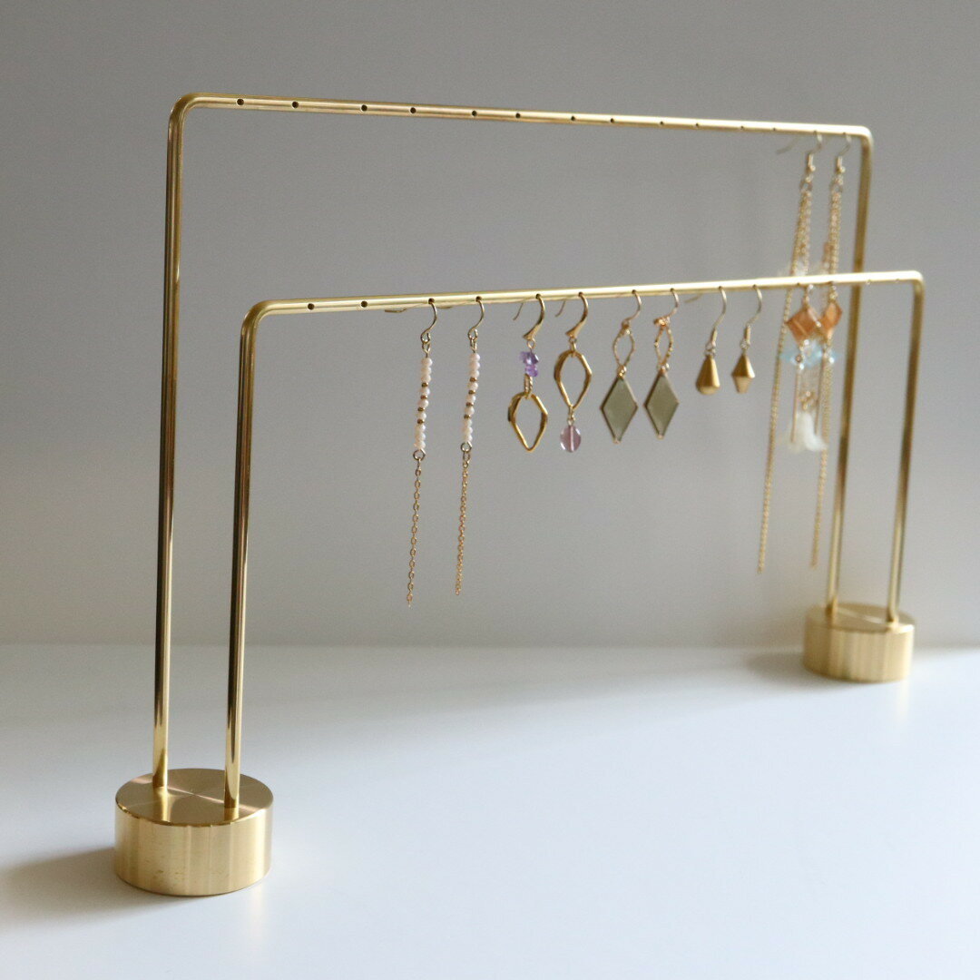 ピアススタンド アクセサリースタンド ディスプレイ シンプル 真鍮 回転 ケース 収納 ボックス トレイ ゴールド おしゃれ かわいい 少量 プレゼント ギフト 撮影用 アンティーク 小さめ メンズ 店舗 店頭 展示【門型301520】【日本製】kmetal 3