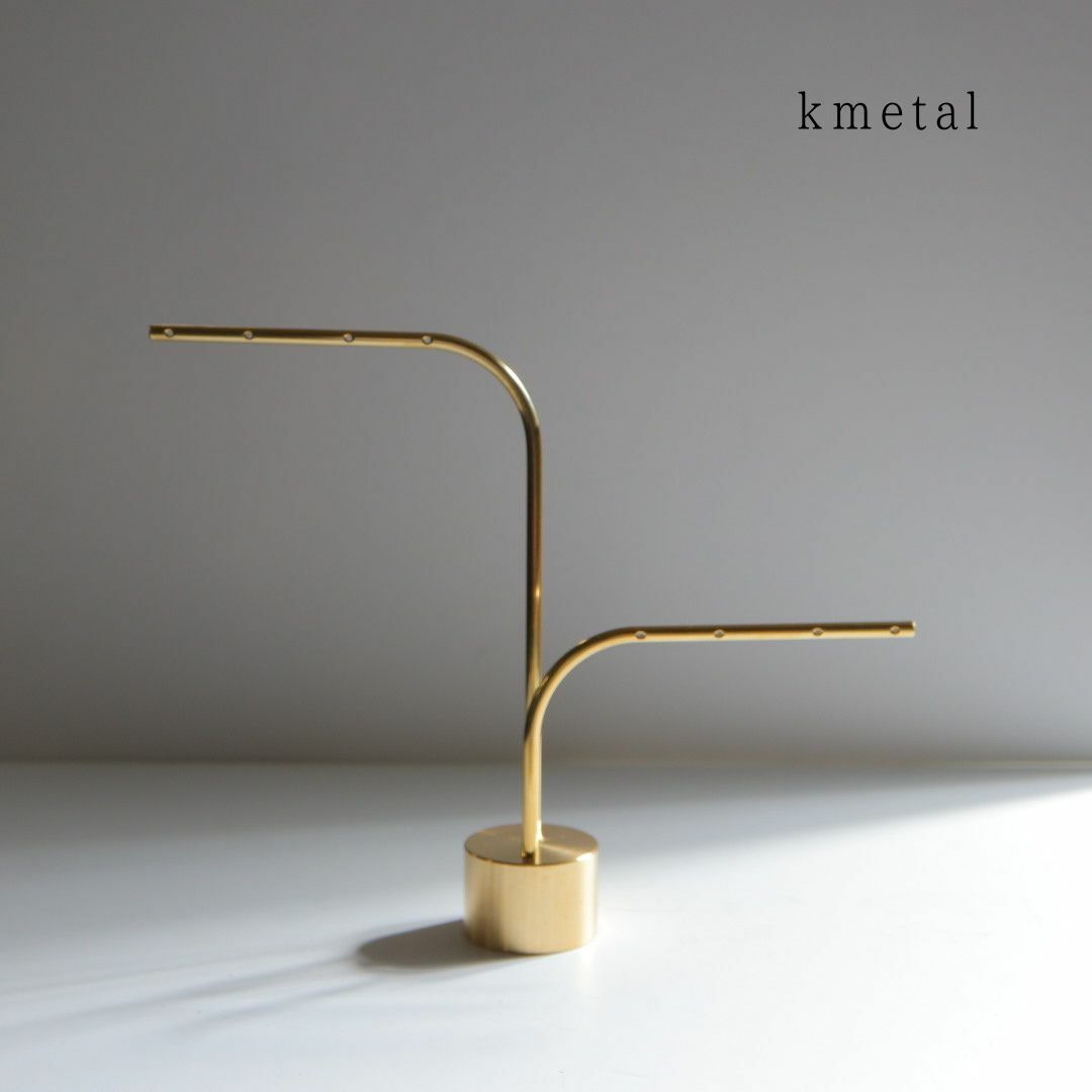 ピアススタンド アクセサリースタンド ディスプレイ シンプル 真鍮 回転 ケース 収納 ボックス トレイ ゴールド おしゃれ かわいい 少量 プレゼント ギフト...