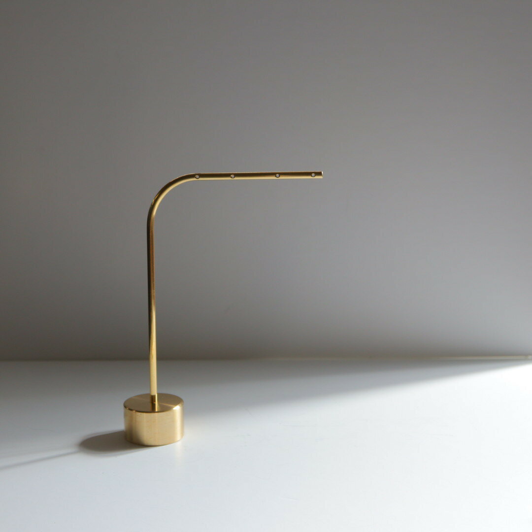 ピアススタンド アクセサリースタンド ディスプレイ シンプル 真鍮 回転 ケース 収納 ボックス トレイ ゴールド おしゃれ かわいい 少量 プレゼント ギフト...