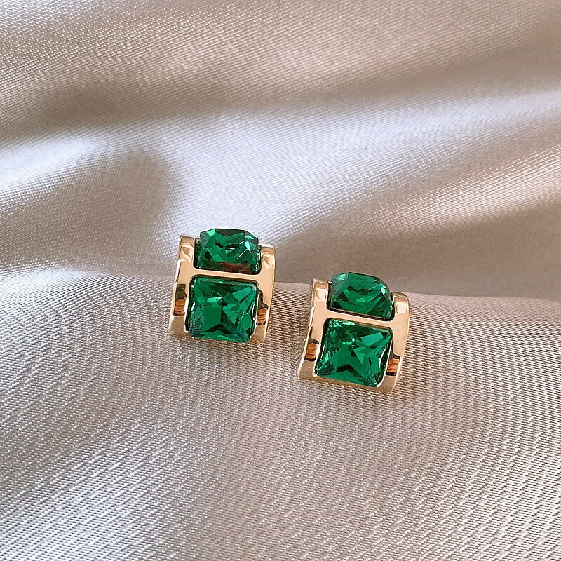 送料無料ピアス 金属アレルギー ニッケルフリー アクセサリー ジュエリー 人気 流行 トレンド おしゃれ 女性 プレゼント 痛くなりにくい　大人カジュアル 可愛い(4.0)