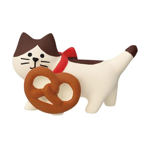 デコレコーポレーション concombre パン運び子猫 プレッツェル サイズ：約W4.6 D2.6 H3.2 ZCB-47315