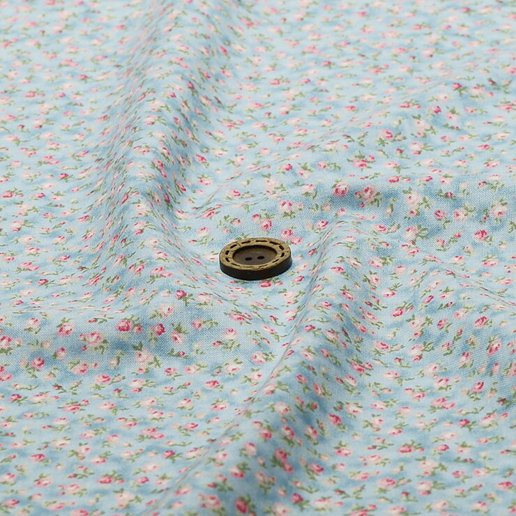 Rakuten - 【アウトレット商品 小花柄 ミニバラ/サックス×ピンク 45cmカット済】シーチング生地 綿100％ 幅106cm プリント コットン 布帛(ce-2296)