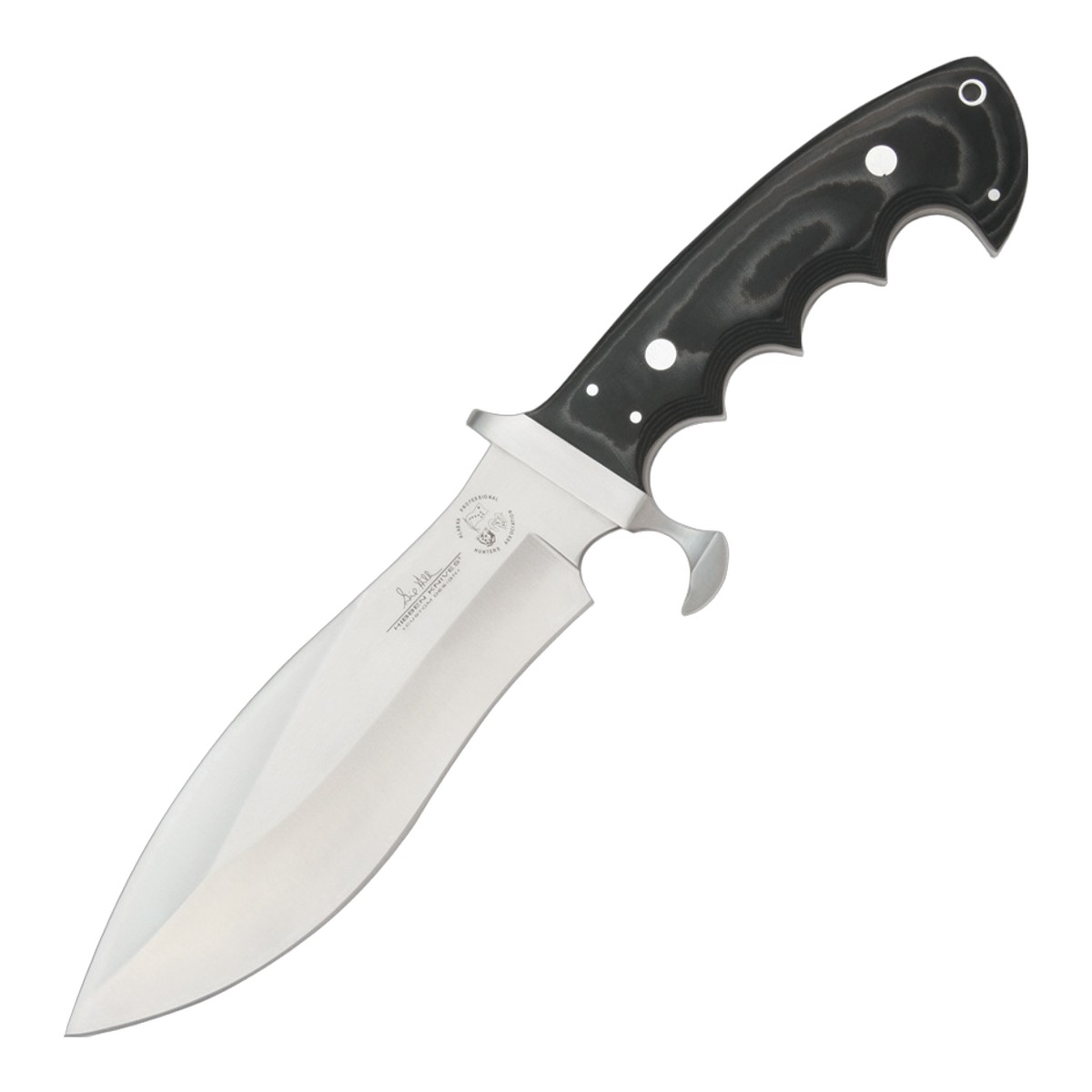 ■Gil Hibben【ギル・ヒブン】■ アラスカン・サバイバル・ナイフ Alaskan Survival ■新品■ ランボーナイフをデザインした　ギル・ヒブン ●大型ブレード 　　迫力ある大型ドロップポイントブレード 　　刃厚　約5.5mm ●マイカルタハンドル 　　がっちり握れるフィンガーグルーブのハンドル 　　頑丈なフルタング構造 　　綺麗な装飾が施してあります 　　指をかけることが出来るガード ●ブラックのレザーベルトシース付属 迫力の大型サバイバルナイフ ■商品■新品■ ■ブレード：約17.8cm（約5.5mm） ■全長：約31.4cm ■ブレードマテリアル：420stainless ■ハンドルマテリアル：Black micarta handle ■シースマテリアル：Leather ■ウエイト：約523g ■Gil Hibben【ギル・ヒブン】■ アラスカン・サバイバル・ナイフ Alaskan Survival ■新品■ ■Hibben【ヒブン ナイブス】■ ナイフメーカー　ギル・ヒブン氏はランボーナイフをデザインしたことでも知られる著名なナイフメーカーだ。ケンタッキー州ラグレーンジに拠点をおく氏はナイフメーカーという枠組みだけでなく唄はうまくカラテ拳法のインストラクターでもあります。1956年に米海軍を辞めてシアトルで機械工として働きながら金属の特製を学びパートタイムでのナイフメーカーとしてスタートしました。その後　ソルトレイクシティでフルタイムのナイフメーカーとして再出発。定番とも言えるんナイフ鋼材440Cステンレスは彼が初めてナイフの鋼材に採用しました。その後アラスカで狩猟のガイドを経験をフィードバックしながらのナイフ製作。後にスタローンの目に止まりランボーIII、IVでのナイフを製作した事はあまりにも有名だ。幅広い専門知識をフィードバックしながら様々なスタイルのナイフデザインをしている。本来　カスタムナイフだが、ここではヒブンブランドとして販売しているナイフも紹介させて頂きます。 ■ ご購入前の注意点 ・製造時、輸送に伴う擦り傷、箱の凹み等ある場合がございます事、ご了承下さい。 ・写真、動画はサンプルとなります。 ・モニターの発色により実際と異なる場合があります。 【重要】この商品は当店実店舗でも販売しております。在庫数の更新は随時行っておりますが、お買い上げいただいた商品が、品切れになってしまうこともございます。 その場合、お客様には必ず連絡をさせていただきます。万が一入荷予定がない場合は、キャンセルさせていただく場合もございますことをあらかじめご了承ください。 アウトドアナイフ 刃物 渓流 シースナイフ ポケットナイフ フォールディングナイフ コンパクト 軽量 収納 登山 野外活動 アウトドア フィールド 外あそびアメリカの伝説的なカスタムナイフメイカーであるギル・ヒブン氏が手掛けるブランド