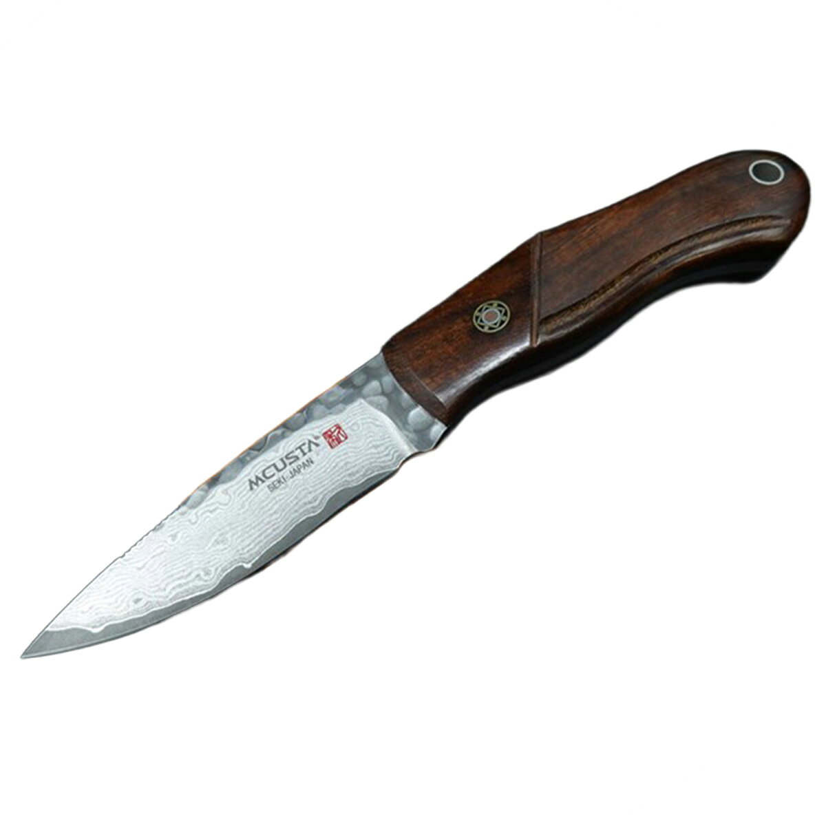 ■MCUSTA【エムカスタ】■ MC-0231DI 【33層ダマスカス】【アイアンウッド】MC-231DI Mike Irie フィックスド ■新品■ エムカスタ 新製品 マイク・イリエ コラボモデル 「MC-0231DI」 [MC-023]シリーズ ●ドロップポイント ブレード 　　ダマスカス ブレード 　　VG-10を芯材にした刃紋の綺麗な33層ダマスカスブレード ●フルタング構造 　　頑丈なフルタング構造 ●アイアンウッド ハンドル 　　木目のきれいなアイアンウッドハンドル 　　モザイクピン インレイ ●レザー ベルトシース付属 Made in JAPAN 米カスタムナイフメーカー、マイク・イリエ氏 とのコラボレーションモデル マイク・イリエ： 1991年から高級ハンティングナイフを製造し、エレガントなラインのコンパクトナイフとして人気を博したスポーツシリーズを開発 モデルは3種類： MC-0231DI：ドロップポイント MC-0232DI：スキナー MC-0233DI：ネスムク 3種類 ブレードが異なるだけでなく用途にあわせてハンドル形状も異なっております Made in JAPAN ■商品■MC-0231DI■新品■ ■ブレード：約8.1cm(約3.4mm） ■全長：約16.7cm ■ブレードマテリアル：Damascus with VG-10 Core ダマスカス　33積層鋼　damascus ■ハンドルマテリアル：ironwood アイアンウッド ■シースマテリアル：Leather ■ウエイト：約90g ■Made in JAPAN ■MCUSTA【エムカスタ】■ MC-0231DI 【33層ダマスカス】【アイアンウッド】MC-231DI Mike Irie フィックスド ■新品■ ■MCUSTA【エムカスタ】■ Silkyブランド等で知られるハサミのトップメーカーである丸章工業が最新テクノロジーを駆使し立ち上げたブランド。マンマシーンカスタムが名前の由来。3D.CADCAMやNCマシーン等を用い完成度の高いフォルムをデザインし、最終の仕上げや組み立ては熟練の職人の手によって高い精度を実現している。日本文化を重んじ斬新で素朴な独特の味わいを持つブランドだ。アメリカでも高い評価を得ている ■ ご購入前の注意点 ・製造時、輸送に伴う擦り傷、箱の凹み等ある場合がございます事、ご了承下さい。 ・写真、動画はサンプルとなります。 ・モニターの発色により実際と異なる場合があります。 【重要】この商品は当店実店舗でも販売しております。在庫数の更新は随時行っておりますが、お買い上げいただいた商品が、品切れになってしまうこともございます。 その場合、お客様には必ず連絡をさせていただきます。万が一入荷予定がない場合は、キャンセルさせていただく場合もございますことをあらかじめご了承ください。