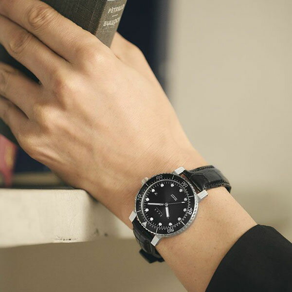 Knot ノット 時計 オートチャージスポーツ シルバー ＆ ブラック 機械式ローター充電 サスティノシリーズ ハイブリッドムーブメント パワーリザーブ 腕時計 日本製 時計本体のみ（ベルト別売り）