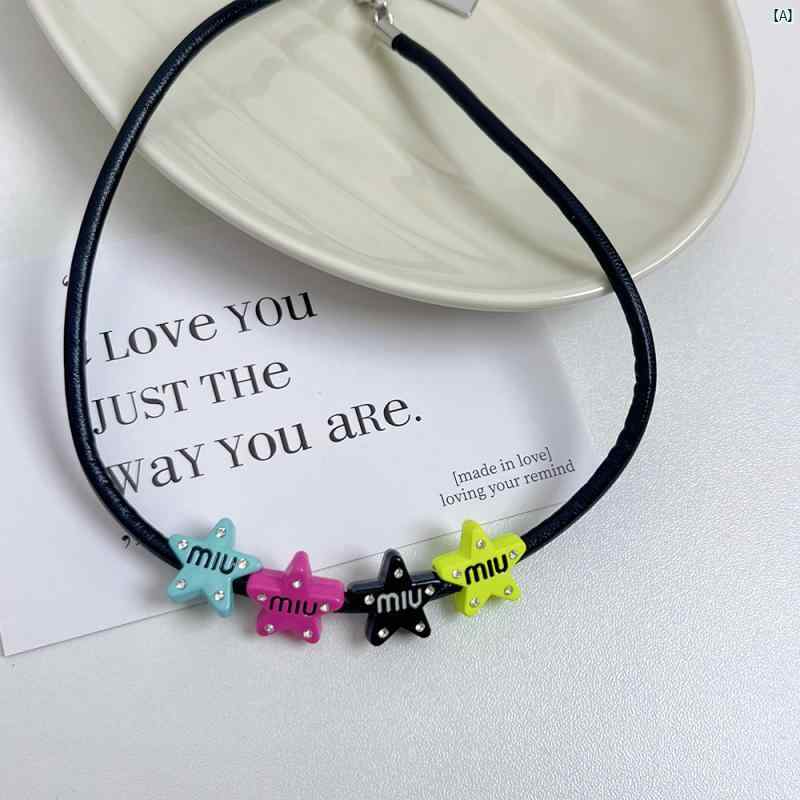 Y2K ファッション　2000 新 文字 スター 五芒星 ネックレス レザーカラー ハイエンド 鎖骨 チェーン