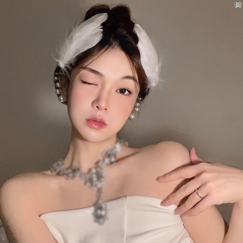 ヘアクリップ　髪留め レディース アクセサリー ブラック ホワイト スワン フェザー ヘッド ドレス ヘアピン 花嫁 ウェディング クリップ ヘア アクセサリー ブライドメイド ハロウィン