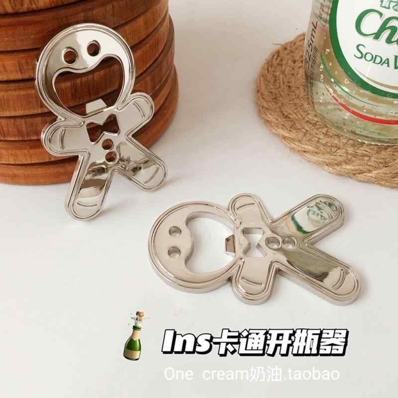 レディース　ファッション　おしゃれ　韓国　海外風　夏　春　秋　 ( ビール 開ける キーホルダーり 持ち 運び 簡単 ) て 質感 良い ドリンク ボトルオープナー ステンレス製 ジンジャーブレッドマン かわいい