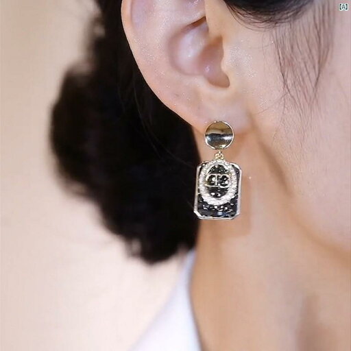 レディース アクセサリー 上品 かわいい 綺麗 付けすい シンプル 小柄 香り 手紙 イヤリング 蚊取り線香 耳 クリップ 秋冬 光 高級 ハイエンド レディース アクセサリー 上品 かわいい 綺麗 付けすい シンプル 小柄 香り 手紙 イヤリング 蚊取り線香 耳 クリップ 秋冬 光 高級 ハイエンド