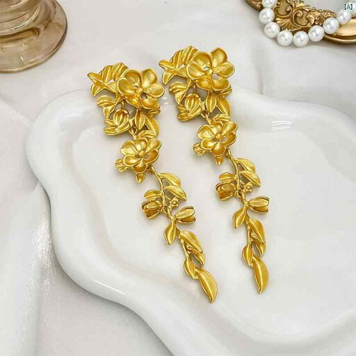 レディース アクセサリー 上品 かわいい 綺麗 付けすい シンプル フランス 金色 花 タッセル イヤリング 誇張 レトロ 高級 四角形 丸顔 バンケット レディース アクセサリー 上品 かわいい 綺麗 付けすい シンプル フランス 金色 花 タッセル イヤリング 誇張 レトロ 高級 四角形 丸顔 バンケット