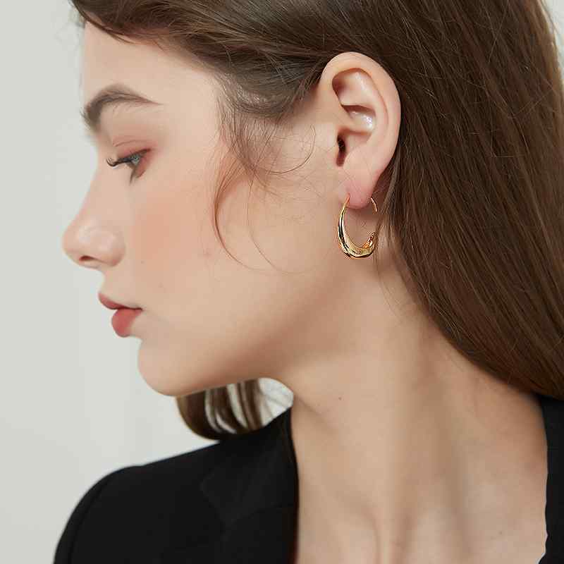 レディース　ファッション　アクセサリー　上品　 展示 会 ハイエンド フレンチ ゴールデン クール シンプル レトロ イヤリング 春夏 軽量 高級