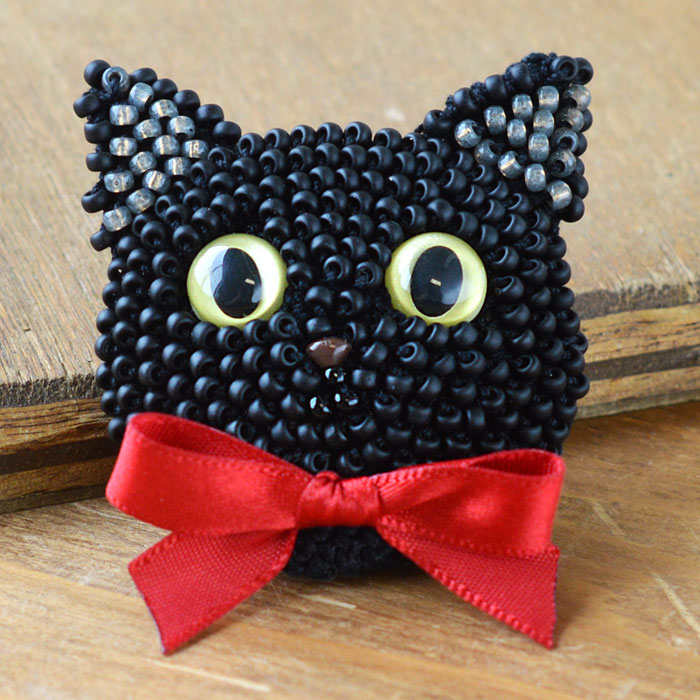MIYUKI（ミユキ） かぎ針で編む ビーズ編みの猫ブローチキット 黒猫