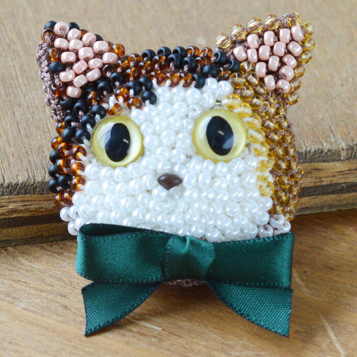 Bead Kits - MIYUKI（ミユキ） かぎ針で編む ビーズ編みの猫ブローチキット 三毛猫