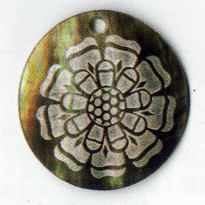 メルヘンアート　アルマーレ　シェルペンダントトップ　ラウンド　ブラック