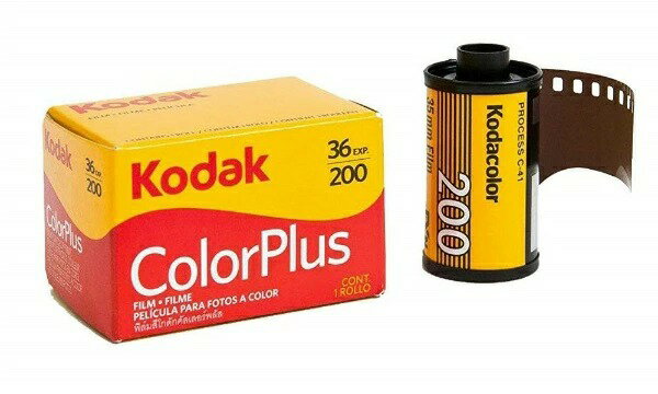 自然光、人工光どちらにも対応した一般撮影用カラーネガフィルム KODAK［コダック］COLORPLUS 200 135-36EX カラーネガフィルム （ISO200 35mm 36枚撮り） ISO感度：200、35mm 36枚撮りのネガフィルムです。 自然光、人工光どちらにも対応した一般撮影用カラーネガフィルムです。様々なライティング状況下で優れた撮影結果を残すことができます。粒状性に優れたシャープな細部表現、自然な彩度、幅広い露出寛容度をご提供します。 ＊＊＊ご注意＊＊＊ メール便での配送の場合は、サイズの都合上、商品画像にも記載の通り、箱から出し、プラのケースからも出して発送しております。出来る限りお安くお客様に。という思いからその様にしておりますので、ご理解の上、ご注文をお願い致します。なお、宅配便の場合は、箱・ケースから出さずに配送致しますので、ご心配な方は宅配便をご利用下さい。 【宅配便でも、5本パックなどのバラ売りは、箱がありませんのでプラケースに入れての発送になります】 フイルム・使い捨てカメラの現像受付もしておりますので下記のリンクよりご覧ください。 　　　↓　　　↓　　　↓ フイルムの現像・同時プリント・データ書込みのご注文はこちら フイルム現像＋データ化（CDへ）の商品 フイルム現像＋データ化（LINE or ドロップボックスにて送信）の商品 フイルム現像＋プリント＋データ化（CDへ）の商品 フイルム現像＋プリント（データは無し）の商品 フイルム現像のみ（プリント・データ化は無し）の商品 現像済みのフイルム（ネガ）をデータ化（CDへ）の商品