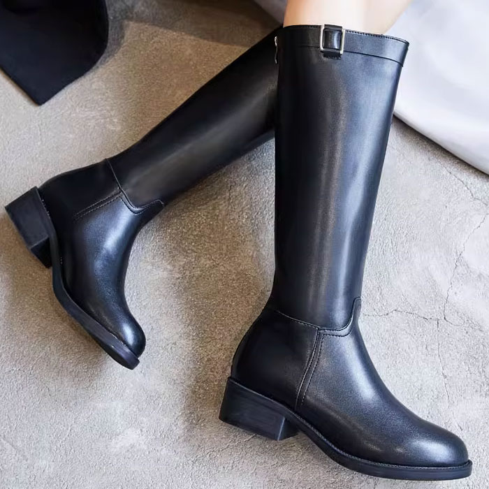 ブーツ レディース ロングブーツ ベルト ジョッキーブラック ローヒール 裏起毛 バックジッパー【3cm身長UP】