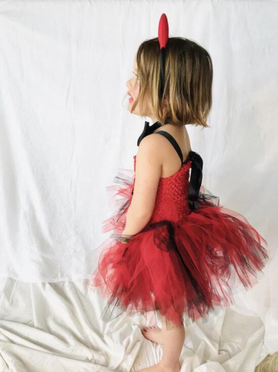 小悪魔コスチューム 子供コスチューム ハロウィン衣装 キッズチュチュワンピース 吸血鬼コスプレ 悪魔 なりきり ハロウィン衣装 女の子 コスプレ衣装 可愛い 変装 仮装 ハロウィンパーティー イベント 舞台劇 舞台衣装 学園祭 ワンピース+髪飾り+蝶ネクタイ+しっぽ
