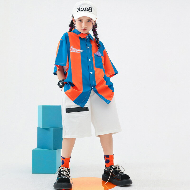 Rakuten - 女の子 ジャズダンス衣装 シャツ 半袖 ストライプ ホワイト短パン パンツ 半ズボン 子供ダンス衣装 ヒップホップ風 HIPHOP ストリートダンス キッズ 上下セット クール風 レッスン着 練習着 舞台衣装 ステージ衣装 バンド 演出服 K-POP 韓国風 かっこいい オレンジxブルー