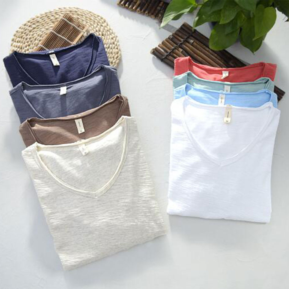 Rakuten - メンズTシャツ カジュアTルシャツ 綿Tシャツ 半袖Tシャツ コットンTシャツ Vネック メンズファション インナー 薄手 爽やか 涼しい シンプル ナチュラル風 無地 普段着 通気性 10色