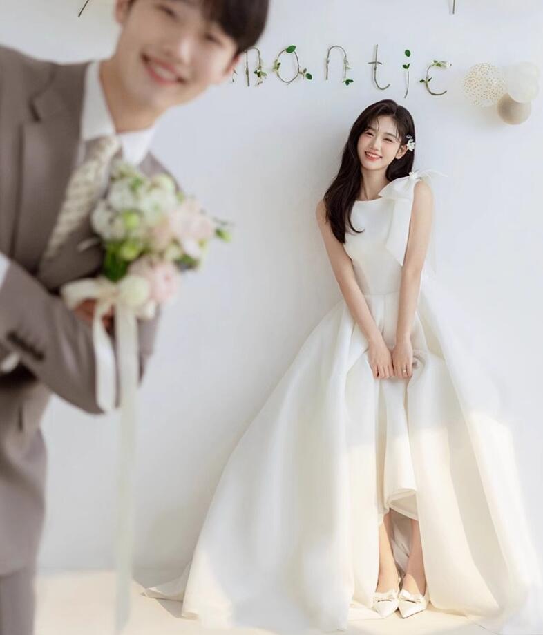 ウェディングドレス 花嫁ドレス ホワイトドレス ロングドレス フレアドレス プリンセスライン フォーマルドレス シンプル パーティードレス 細見え エレガント ブライダル 演奏会 音楽会 海外挙式 二次会 披露宴 後撮り 前撮り お呼ばれ 結婚式