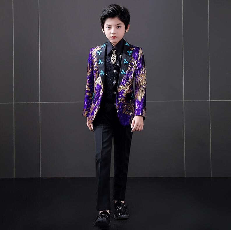 乐天商城 - スパンコールジャケット 子供用舞台スーツ 男の子紳士服 子供服 キッズ礼服 子供フォーマルスーツセット キラキラ 子どもタキシード テーラードジャケット フォーマルセット 舞台衣装 学園祭 イベント 演奏会 発表会 結婚式 卒園式 七五三 パープル