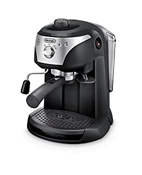 【中古】デロンギ エスプレッソ＆カプチーノマシン EC221 ブラック EC221B【メーカー名】DeLonghi(デロンギ)【メーカー型番】EC221B【ブランド名】DeLonghi(デロンギ)【商品説明】デロンギ エスプレッソ＆カプチーノマシン EC221 ブラック EC221B当店では初期不良に限り、商品到着から7日間は返品を 受付けております。お問い合わせ・メールにて不具合詳細をご連絡ください。【重要】商品によって返品先倉庫が異なります。返送先ご連絡まで必ずお待ちください。連絡を待たず会社住所等へ送られた場合は返送費用ご負担となります。予めご了承ください。他モールとの併売品の為、完売の際はキャンセルご連絡させて頂きます。中古品の画像および商品タイトルに「限定」「初回」「保証」「DLコード」などの表記がありましても、特典・付属品・帯・保証等は付いておりません。電子辞書、コンパクトオーディオプレーヤー等のイヤホンは写真にありましても衛生上、基本お付けしておりません。※未使用品は除く品名に【import】【輸入】【北米】【海外】等の国内商品でないと把握できる表記商品について国内のDVDプレイヤー、ゲーム機で稼働しない場合がございます。予めご了承の上、購入ください。掲載と付属品が異なる場合は確認のご連絡をさせて頂きます。ご注文からお届けまで1、ご注文⇒ご注文は24時間受け付けております。2、注文確認⇒ご注文後、当店から注文確認メールを送信します。3、お届けまで3〜10営業日程度とお考えください。4、入金確認⇒前払い決済をご選択の場合、ご入金確認後、配送手配を致します。5、出荷⇒配送準備が整い次第、出荷致します。配送業者、追跡番号等の詳細をメール送信致します。6、到着⇒出荷後、1〜3日後に商品が到着します。　※離島、北海道、九州、沖縄は遅れる場合がございます。予めご了承下さい。お電話でのお問合せは少人数で運営の為受け付けておりませんので、お問い合わせ・メールにてお願い致します。営業時間　月〜金　11:00〜17:00★お客様都合によるご注文後のキャンセル・返品はお受けしておりませんのでご了承ください。ご来店ありがとうございます。当店では良品中古を多数揃えております。お電話でのお問合せは少人数で運営の為受け付けておりませんので、お問い合わせ・メールにてお願い致します。