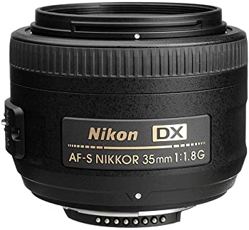 【中古】(非常に良い)Nikon AF-S Nikkor 35mm f/1.8G DXレンズ【メーカー名】Nikon【メーカー型番】JAA132DA【ブランド名】Nikon【商品説明】Nikon AF-S Nikkor 35mm f/1.8G DXレンズ当店では初期不良に限り、商品到着から7日間は返品を 受付けております。お問い合わせ・メールにて不具合詳細をご連絡ください。【重要】商品によって返品先倉庫が異なります。返送先ご連絡まで必ずお待ちください。連絡を待たず会社住所等へ送られた場合は返送費用ご負担となります。予めご了承ください。他モールとの併売品の為、完売の際はキャンセルご連絡させて頂きます。中古品の画像および商品タイトルに「限定」「初回」「保証」「DLコード」などの表記がありましても、特典・付属品・帯・保証等は付いておりません。電子辞書、コンパクトオーディオプレーヤー等のイヤホンは写真にありましても衛生上、基本お付けしておりません。※未使用品は除く品名に【import】【輸入】【北米】【海外】等の国内商品でないと把握できる表記商品について国内のDVDプレイヤー、ゲーム機で稼働しない場合がございます。予めご了承の上、購入ください。掲載と付属品が異なる場合は確認のご連絡をさせて頂きます。ご注文からお届けまで1、ご注文⇒ご注文は24時間受け付けております。2、注文確認⇒ご注文後、当店から注文確認メールを送信します。3、お届けまで3〜10営業日程度とお考えください。4、入金確認⇒前払い決済をご選択の場合、ご入金確認後、配送手配を致します。5、出荷⇒配送準備が整い次第、出荷致します。配送業者、追跡番号等の詳細をメール送信致します。6、到着⇒出荷後、1〜3日後に商品が到着します。　※離島、北海道、九州、沖縄は遅れる場合がございます。予めご了承下さい。お電話でのお問合せは少人数で運営の為受け付けておりませんので、お問い合わせ・メールにてお願い致します。営業時間　月〜金　11:00〜17:00★お客様都合によるご注文後のキャンセル・返品はお受けしておりませんのでご了承ください。ご来店ありがとうございます。当店では良品中古を多数揃えております。お電話でのお問合せは少人数で運営の為受け付けておりませんので、お問い合わせ・メールにてお願い致します。