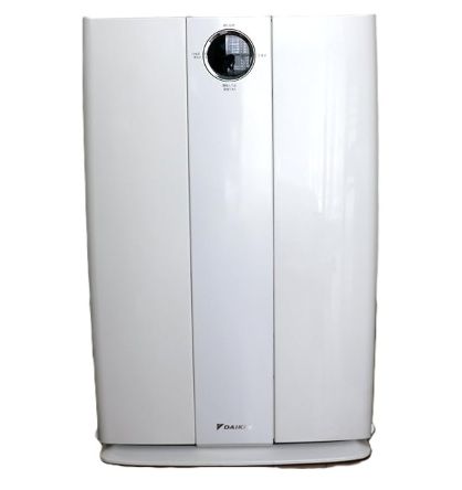 【中古】ダイキン(DAIKIN) 加湿空気清浄機「うるおい光クリエール」 ホワイト TCK70M-W【メーカー名】ダイキン【メーカー型番】TCK70M-W【ブランド名】ダイキン【商品説明】ダイキン(DAIKIN) 加湿空気清浄機「うるおい光クリエール」 ホワイト TCK70M-W発売日/当店では初期不良に限り、商品到着から7日間は返品を 受付けております。お問い合わせ・メールにて不具合詳細をご連絡ください。【重要】商品によって返品先倉庫が異なります。返送先ご連絡まで必ずお待ちください。連絡を待たず会社住所等へ送られた場合は返送費用ご負担となります。予めご了承ください。他モールとの併売品の為、完売の際はキャンセルご連絡させて頂きます。中古品の画像および商品タイトルに「限定」「初回」「保証」「DLコード」などの表記がありましても、特典・付属品・帯・保証等は付いておりません。電子辞書、コンパクトオーディオプレーヤー等のイヤホンは写真にありましても衛生上、基本お付けしておりません。※未使用品は除く品名に【import】【輸入】【北米】【海外】等の国内商品でないと把握できる表記商品について国内のDVDプレイヤー、ゲーム機で稼働しない場合がございます。予めご了承の上、購入ください。掲載と付属品が異なる場合は確認のご連絡をさせて頂きます。ご注文からお届けまで1、ご注文⇒ご注文は24時間受け付けております。2、注文確認⇒ご注文後、当店から注文確認メールを送信します。3、お届けまで3〜10営業日程度とお考えください。4、入金確認⇒前払い決済をご選択の場合、ご入金確認後、配送手配を致します。5、出荷⇒配送準備が整い次第、出荷致します。配送業者、追跡番号等の詳細をメール送信致します。6、到着⇒出荷後、1〜3日後に商品が到着します。　※離島、北海道、九州、沖縄は遅れる場合がございます。予めご了承下さい。お電話でのお問合せは少人数で運営の為受け付けておりませんので、お問い合わせ・メールにてお願い致します。営業時間　月〜金　11:00〜17:00★お客様都合によるご注文後のキャンセル・返品はお受けしておりませんのでご了承ください。ご来店ありがとうございます。当店では良品中古を多数揃えております。お電話でのお問合せは少人数で運営の為受け付けておりませんので、お問い合わせ・メールにてお願い致します。