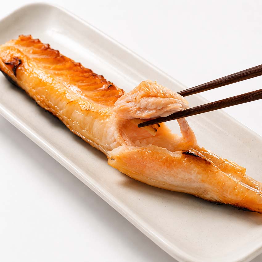 村上名産塩引鮭ハラス 2本【数量限定】 さけ サケ 高級 国産 塩鮭 お取り寄せ 魚 海鮮 ご飯のお供 海の幸 小針水産 お中元 kobari-10001217 小針水産 サンプル画像3