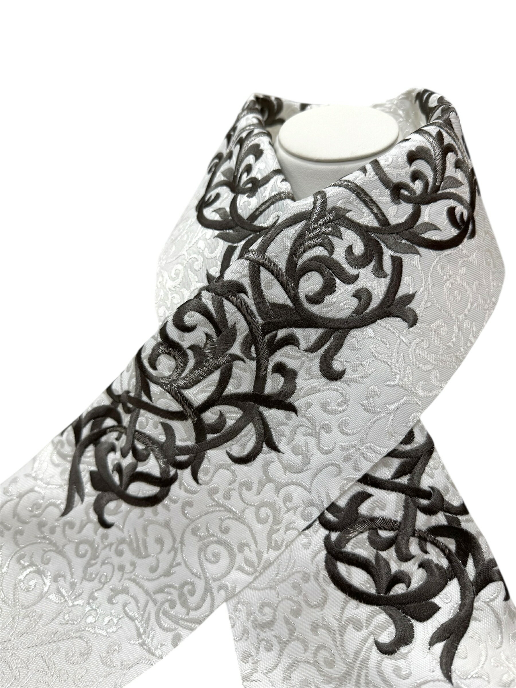 半衿　刺繍衿　振袖 レトロ アンティーク ブラウン ブラック 豪華 かっこいい カワイイ