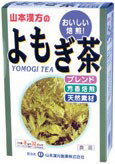 【山本漢方のよもぎ茶】良質のよもぎ茶を主原料に、10種の自然植物をバランス良くブレンド、おいしいティーパックに仕上げました。おいしい作り方お水の量はお好みにより、加減してください。 やかんの場合水又は沸騰したお湯、約500cc〜700ccの中へ1パックを入れ、約5分間以上、充分に煮出し、お飲み下さい。 パックを入れたままにしておきますと、濃くなる場合には、パックを取り除いて下さい。 ペットボトルとウォータポットの場合上記のとおりに出した後、湯ざましをして、ペットボトル又は、ウォーターポットに入れ替え、冷蔵庫に保管、お飲み下さい。ウォーターポットの中へ、1パックを入れ、水約300cc〜500ccを注ぎ、冷蔵庫に保管、約15分〜30分後冷水よもぎ茶になります。 キュウスの場合ご使用中の急須に1袋をポンと入れ、お飲みいただく量の湯を入れてお飲み下さい。濃いめをお好みの方はゆっくり、薄目をお好みの方は、手早く茶碗に給湯してください。商品詳細 商品名：よもぎ茶原材料：ヨモギ、ハトムギ、ハブ茶、どくだみ、ウーロン、かき葉、スギナ、玄米、大豆　プーアール 内容量：256g　(8g×32包)保存方法：直射日光及び、高温多湿の所を避けて、保存してください。開封後の保存方法：本品は穀類の原料を使用しておりますので、虫、カビの発生を防ぐために、開封後はお早めに、ご使用下さい。尚、開封後は輪ゴム、又はクリップなどでキッチリと封を閉め、涼しい所に保管してください。　特に夏季は要注意です。広告文責：株式会社ドラッグピュア神戸市北区鈴蘭台北町1丁目1-11-103TEL:0120-093-849製造販売者：山本漢方製薬株式会社区分：健康茶・日本製