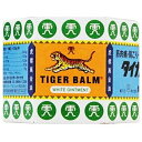 ■製品特徴 タイガーバームはシンガポール虎豹兄弟国際有限会社で開発され、100年以上にわたってアジアを中心におよそ100の国々で販売されている、肩こり、腰痛、筋肉痛、筋肉疲労、うちみ、ねんざ、神経痛などのための外用消炎鎮痛剤です。 すぐれた浸透性をもった軟膏タイプで、患部にぬると植物由来の生薬成分が皮膚からすみやかに吸収されて、血行を促進し、肩のこり、筋肉の疲れ、痛みに効果をあらわします。 また、肩こりや筋肉痛の時は筋肉をもみほぐすことも効果がありますが、タイガーバームをマッサージするようによくすり込みますと、有効成分が浸透し、いっそう効果的です。 ◆タイガーバームの特長 1．タイガーバームはd-カンフルを中心にハッカ油，ユーカリ油，l-メントール，チョウジ油が皮膚から患部に浸透して血液循環を良くし，筋肉の疲れ，痛み，肩のこりにすぐれた効きめをあらわします。 2．タイガーバームは軟膏タイプです。手足の毛深い部分にも簡単にすり込むことができ，むらなく患部全体に塗布できます。ベトつかずサラッとした使用感とユニークな清涼感が特長です。 3．タイガーバームは、ご家庭での使用だけでなく，スポーツ・レジャーの時にも持ち運びに便利な小型容器入りです。 ■使用上の注意 ■してはいけないこと■ (守らないと現在の症状が悪化したり、副作用が起こりやすくなります。) 1.次の部位には使用しないでください (1)目の周囲、粘膜など。 (2)湿疹、かぶれ、傷口。 ▲相談すること▲ 1．次の人は使用前に医師、薬剤師又は登録販売者に相談してください 薬などによりアレルギー症状を起こしたことがある人。 2．使用後、次の症状があらわれた場合は副作用の可能性があるので、直ちに使用を中止し、添付の説明文書を持って医師、薬剤師又は登録販売者に相談してください ［関係部位：症状］ 皮膚：発疹・発赤，かゆみ 3．5-6日間使用しても症状がよくならない場合は使用を中止し、添付の説明文書を持って医師、薬剤師又は登録販売者に相談してください ■効能・効果 肩のこり、腰痛、筋肉痛、筋肉疲労、打ち身、捻挫、神経痛、関節痛、リウマチ ■用法・用量 1日数回、適量を患部に塗布又は塗擦する。 ＜用法関連注意＞ 1）小児に使用させる場合には、保護者の指導監督のもとに使用させてください。 2）目に入らないよう注意してください。万一目に入った場合には、すぐに水又はぬるま湯で洗ってください。なお、症状が重い場合には，眼科医の診療を受けてください。 3）外用にのみ使用してください。 4）皮膚の弱い人は，使用前に腕の内側の皮膚の弱い箇所に、少量を塗り半日以上たっても発疹・発赤、かゆみ、かぶれなどの症状が起きないことを確かめてから使用してください。 ■成分分量 100g d-カンフル 24.9g ハッカ油 15.9g ユーカリ油 12.9g l-メントール 8g チョウジ油 1.5g 添加物として ワセリン、パラフィン を含有します。 ■剤型：塗布剤 ■保管及び取扱い上の注意 （1）直射日光の当たらない湿気の少ない涼しい所に密栓して保管してください。 （2）小児の手の届かない所に保管してください。 （3）本剤のついた手で，目や粘膜に触れないでください。 （4）他の容器に入れ替えないでください（誤用の原因になったり品質が変わることがあります。）。 （5）使用期限を過ぎた製品は使用しないでください。 【お問い合わせ先】 こちらの商品につきましては当店(ドラッグピュア)または下記へお願いします。 シミックCMO株式会社　お客様相談室 電話：0120-305-633 受付時間：9:00-17:00(土・日・祝を除く) 広告文責：株式会社ドラッグピュア 作成：201910SN 神戸市北区鈴蘭台北町1丁目1-11-103 TEL:0120-093-849 製造販売：シミックCMO株式会社 区分：第3類医薬品 文責：登録販売者 松田誠司使用期限：使用期限終了まで100日以上 ■ 関連商品 タイガーバーム シミックCMO　お取り扱い商品