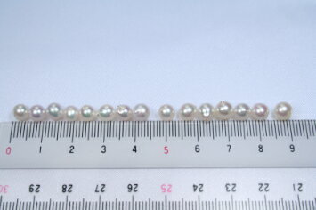 日本産アコヤパールルース(片穴)：5ミリ珠　(あこや真珠ルース、アコヤ真珠ルース、手芸用ルース、パールルース、ルース、パール、真珠ルース) 2