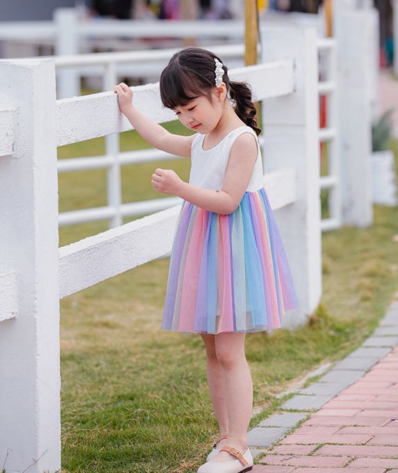 送料無料 ドッキングワンピース キッズ 子供服 女の子 ノースリーブ 膝丈 ラウンドネック チュールレース レインボー ギャザースカート 切り替え カラフル 無地 キュート ガーリー おしゃれ カジュアル かわいい おでかけ 夏 80 90 100 11