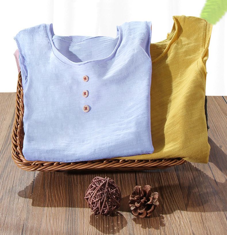 送料無料 タンクトップ ノースリーブ トップス カットオフ キッズ ジュニア 女の子 男の子 子ども服 子供 シンプル おしゃれ かわいい スタンダード 飾りボタン ラウンドネック 切りっぱなし 単色 無地 袖なし 薄手